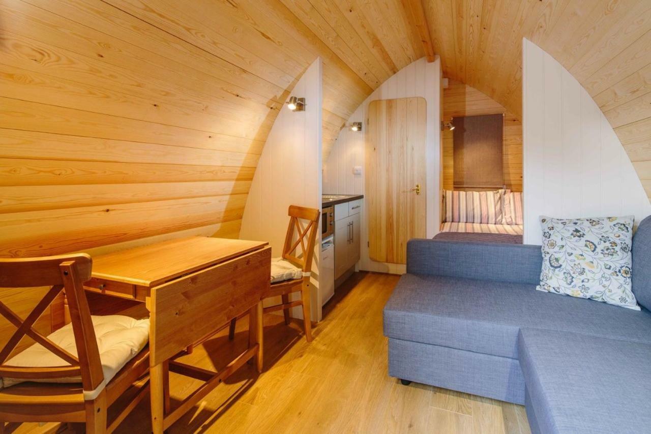 Buttercup Glamping Pod Hotel Cheltenham Buitenkant foto