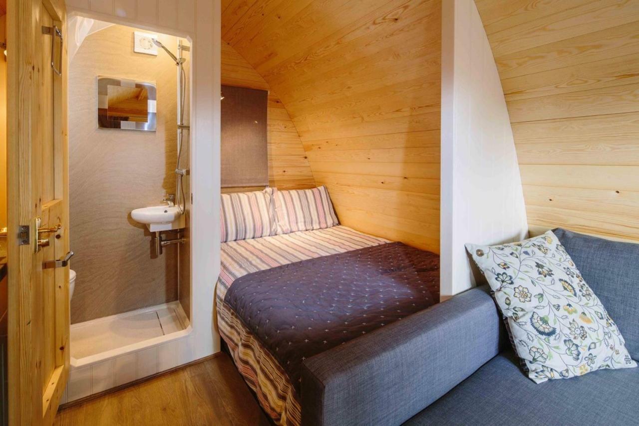 Buttercup Glamping Pod Hotel Cheltenham Buitenkant foto