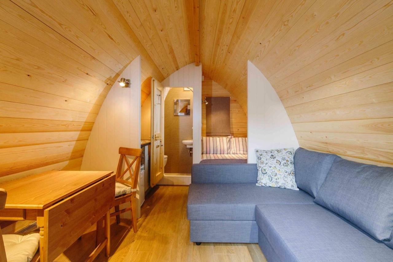 Buttercup Glamping Pod Hotel Cheltenham Buitenkant foto