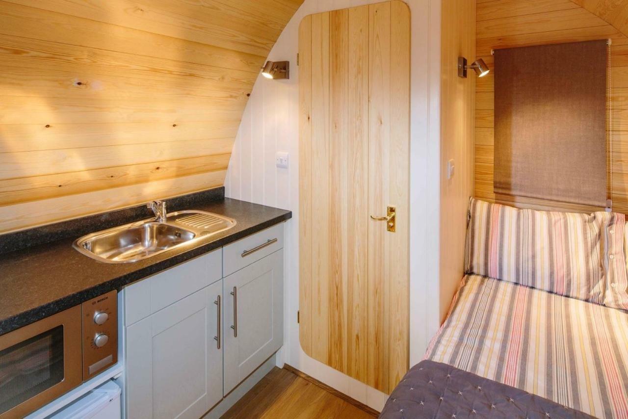Buttercup Glamping Pod Hotel Cheltenham Buitenkant foto